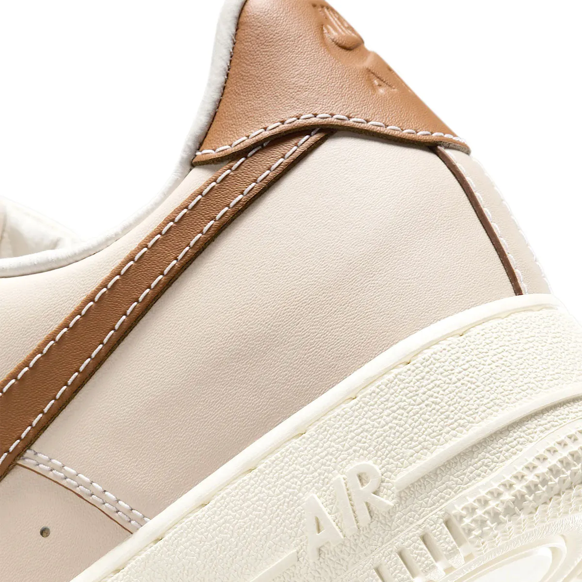 Air Force 1 '07' 'Pearl White Pale Ivory'