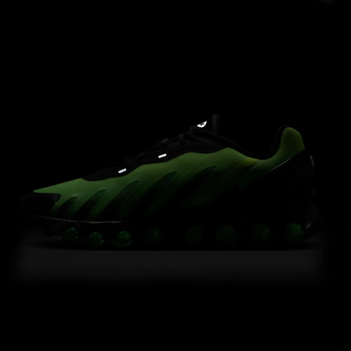 Air Max DN8 'Green Strike'