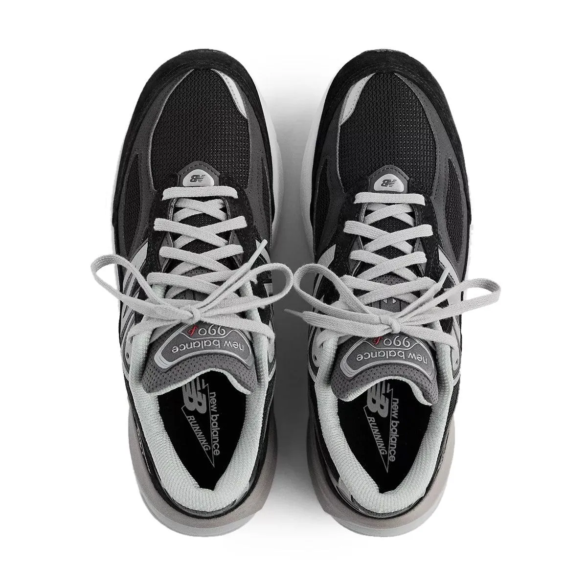 In USA 990v6 'Black White'