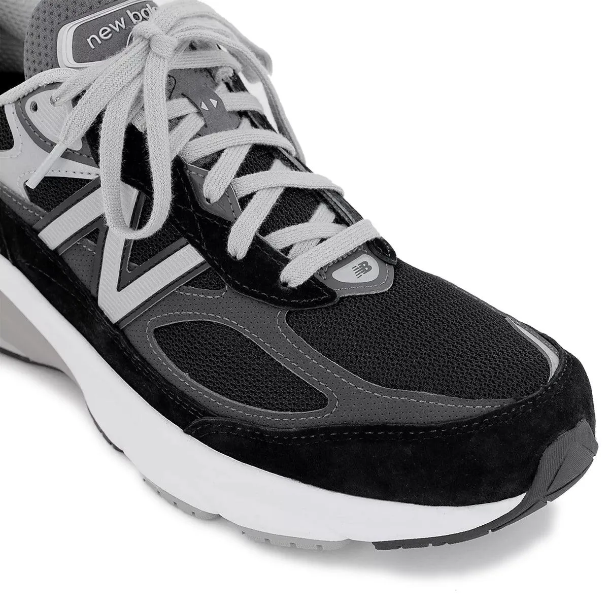 In USA 990v6 'Black White'
