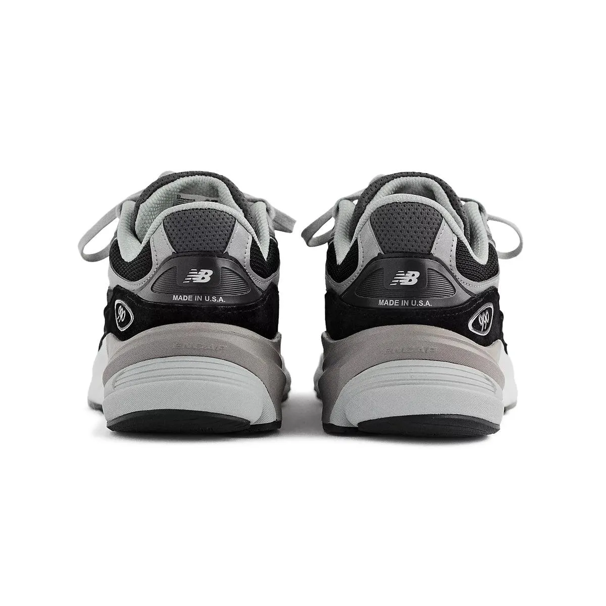 In USA 990v6 'Black White'