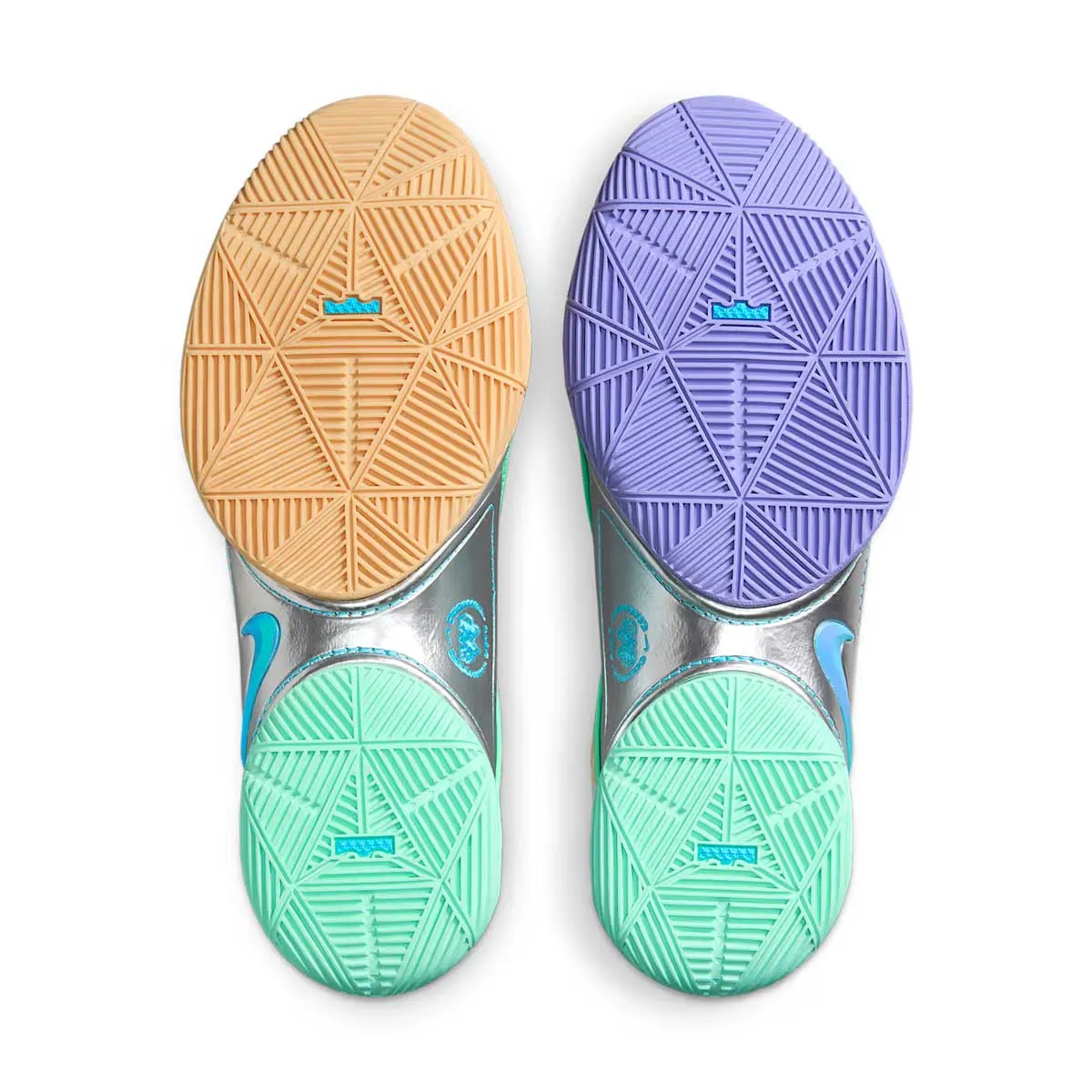 LeBron XXII 'Currency' EP 'White Green Glow'