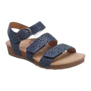 Lilly Adjustable Quarter Strap Sandal