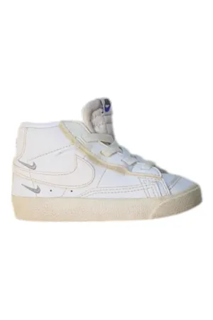 Nike High-Top Sneakers EU22
