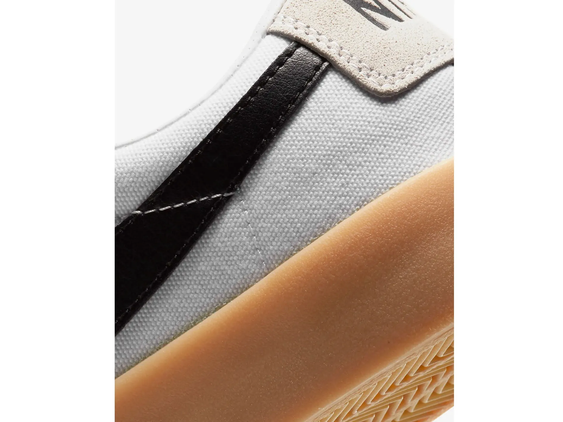 Nike Men's SB Zoom Blazer Low Pro GT <BR> DC7695 100