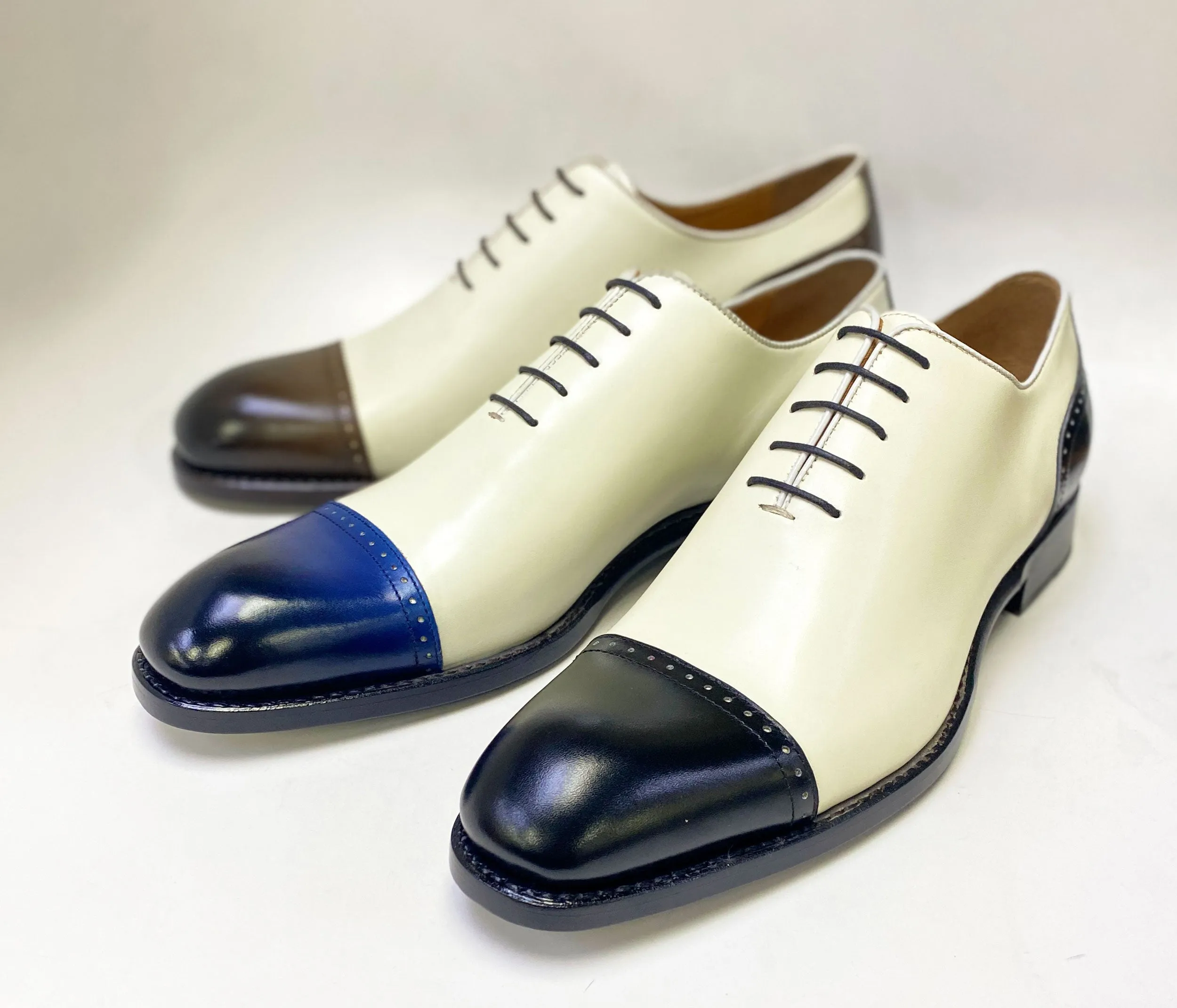 Style: Anthony-Black/Bone