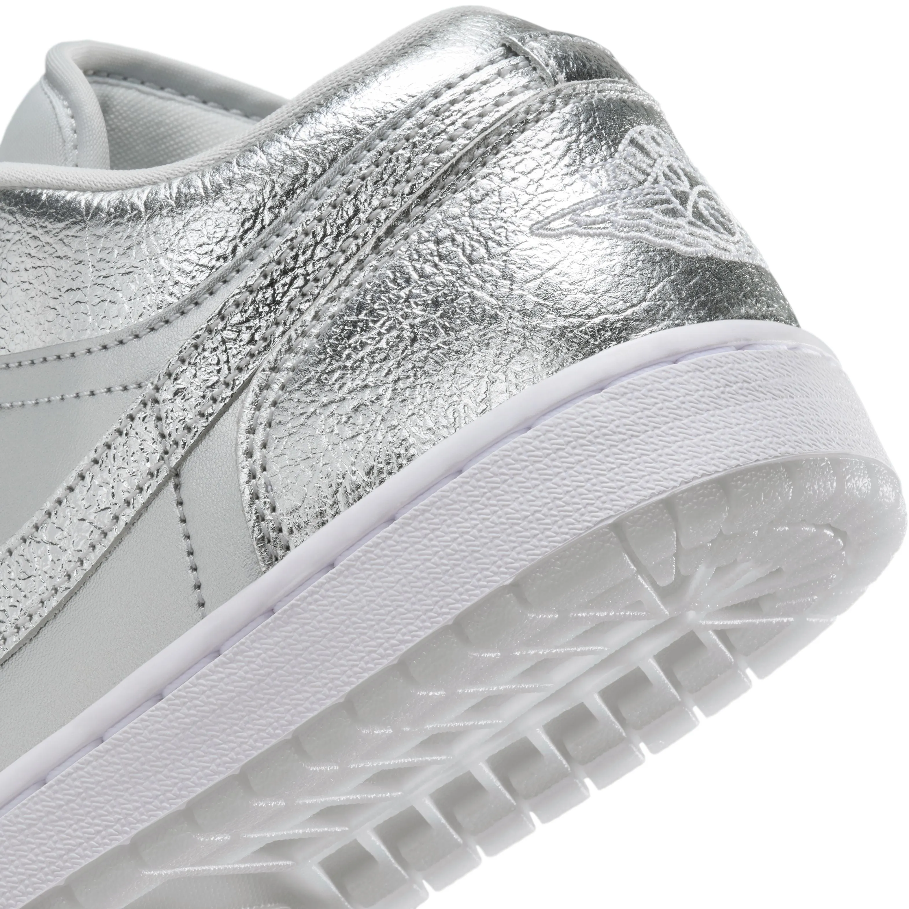 Wmns Air Jordan 1 Low SE 'Metallic Silver'